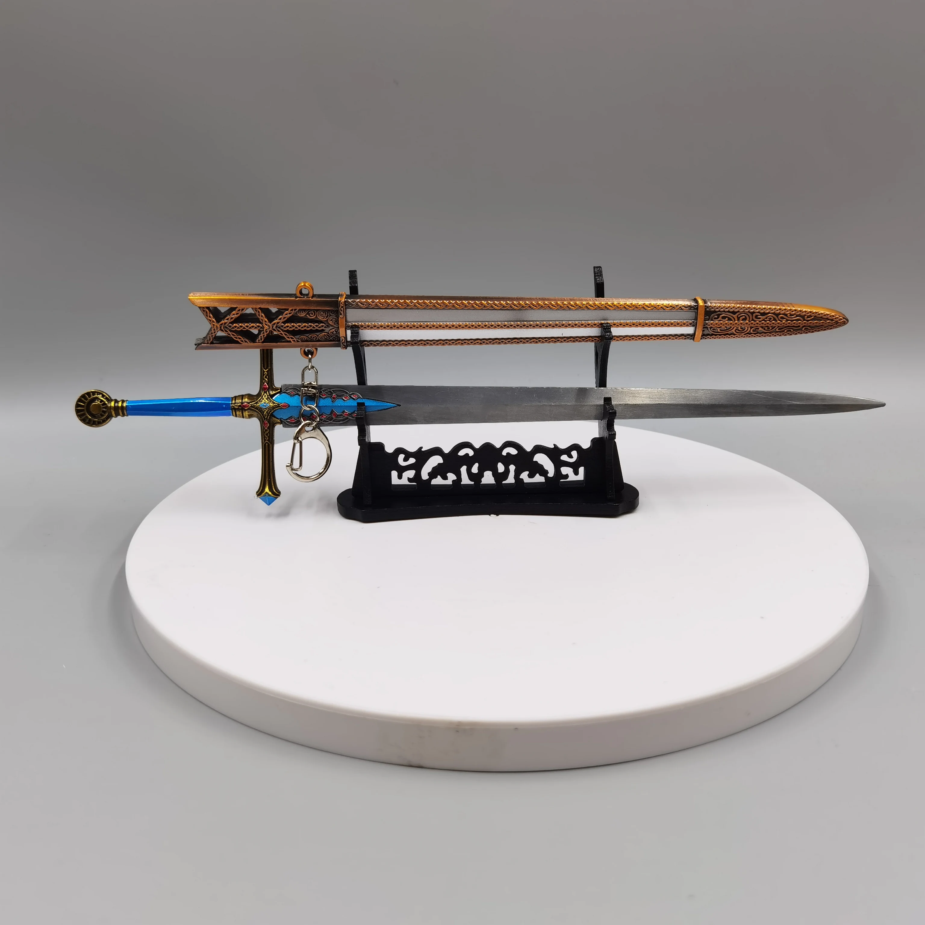 30 سنتيمتر جديد كاريان فارس السيف سلاح معدني نموذج الدعائم سطح المكتب الديكور الحلي لعبة الأجهزة الطرفية الأولاد هدايا عيد اللعب