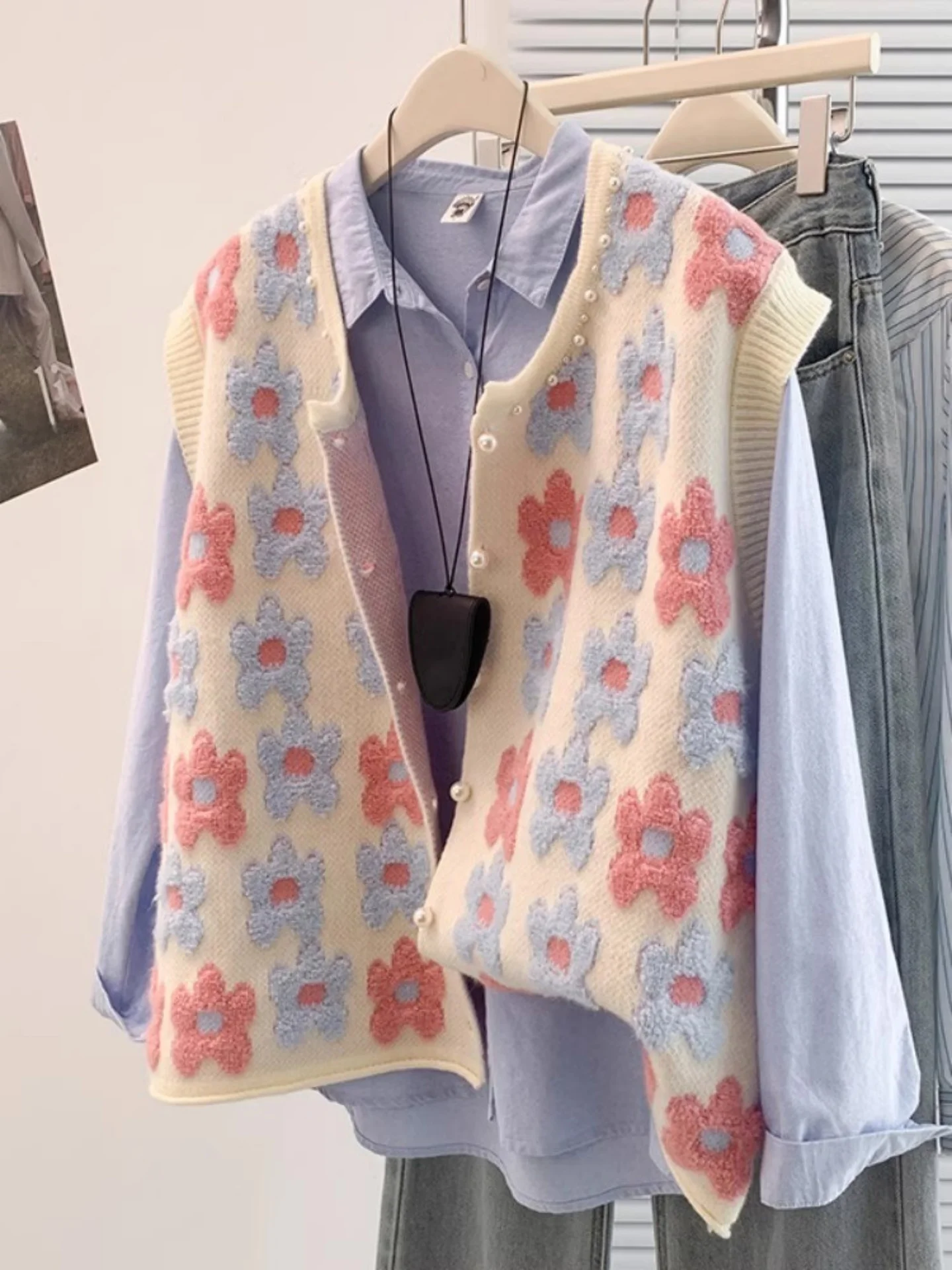 

Faionable Knitted Open Cardigan Vest Big Size Women's Loose Sle Svel Floral Embroidery Design Autumn Wear for Young...