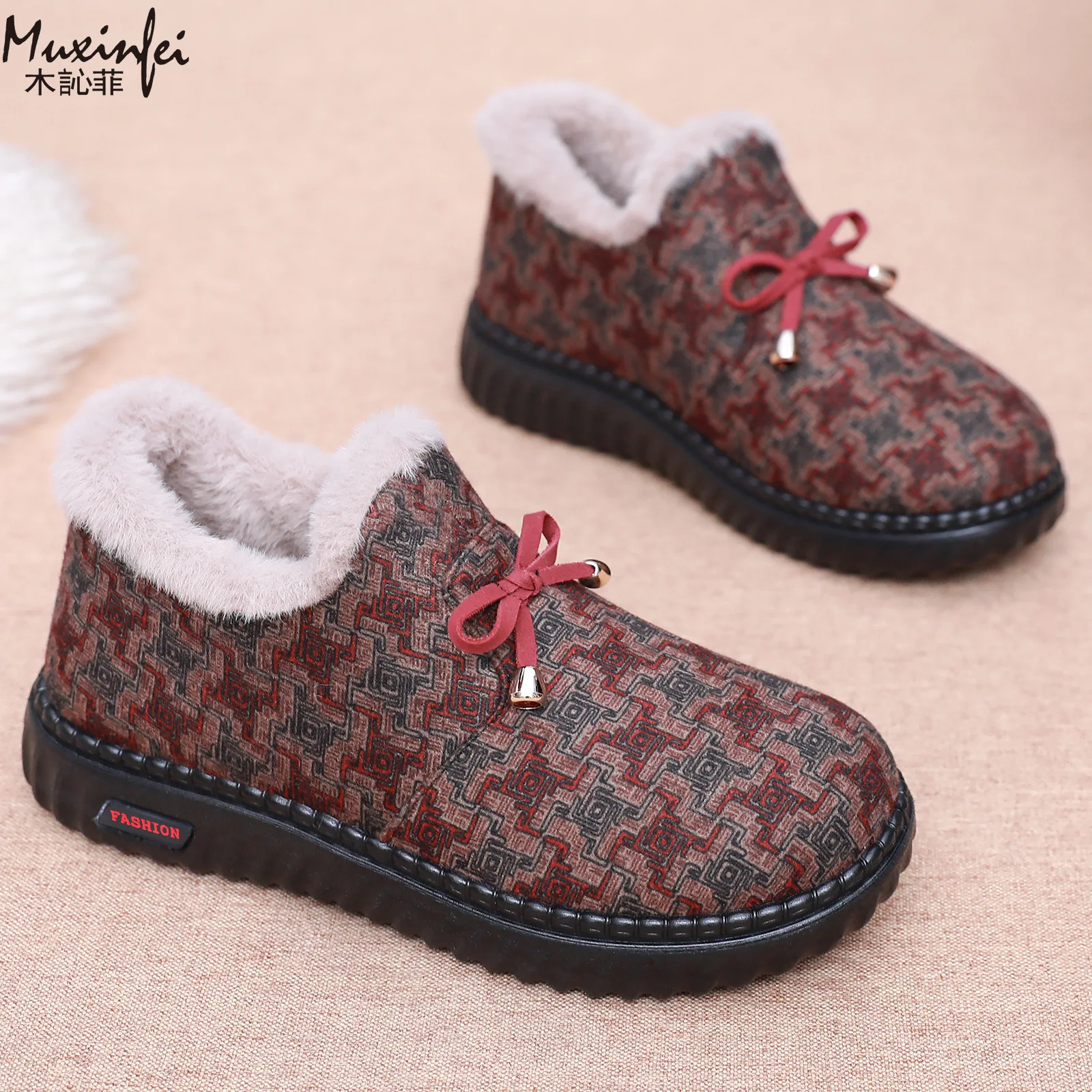 

Women's New Cotton Shoes with Winter Warmth and Fleece Plaid Cloth Shoes Anti Slip Thick Cotton Shoes Women's Boots
