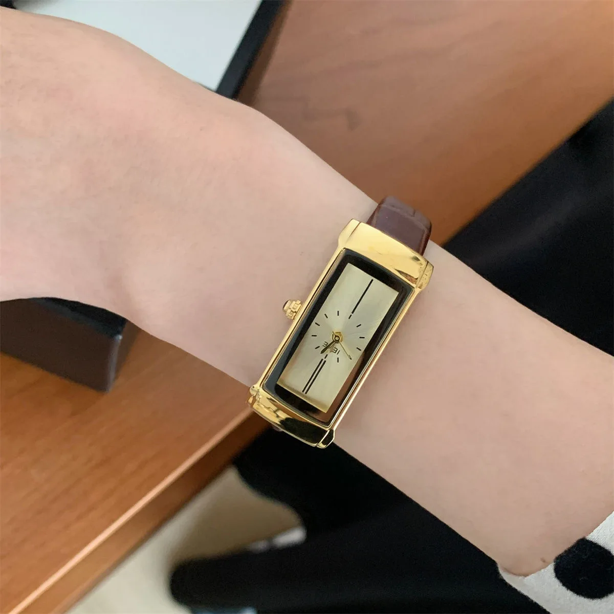 Women Quartz Watch Luxury Rectangle Square Clock Vintage Roman Numerals Vintage Brown Leather Orologio Reloj Ladies Wristwatch