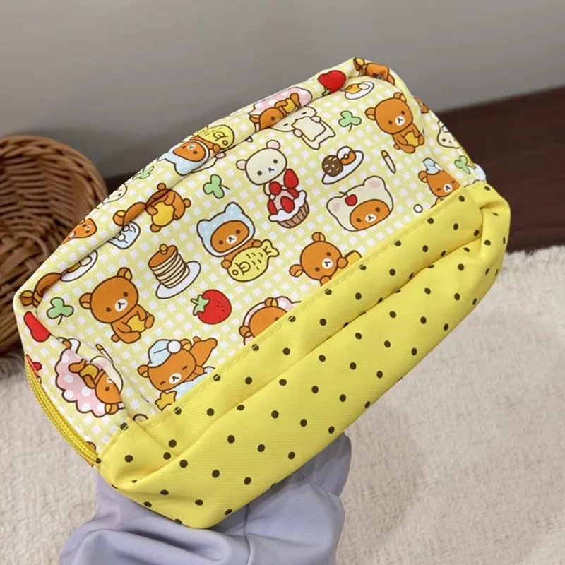 2026/Heißer Rilakkuma Federmäppchen im niedlichen Cartoon-Dessert-Print-Stil mit Punktemuster, große Kapazität, Schreibwaren-Aufbewahrungstasche für Schüler