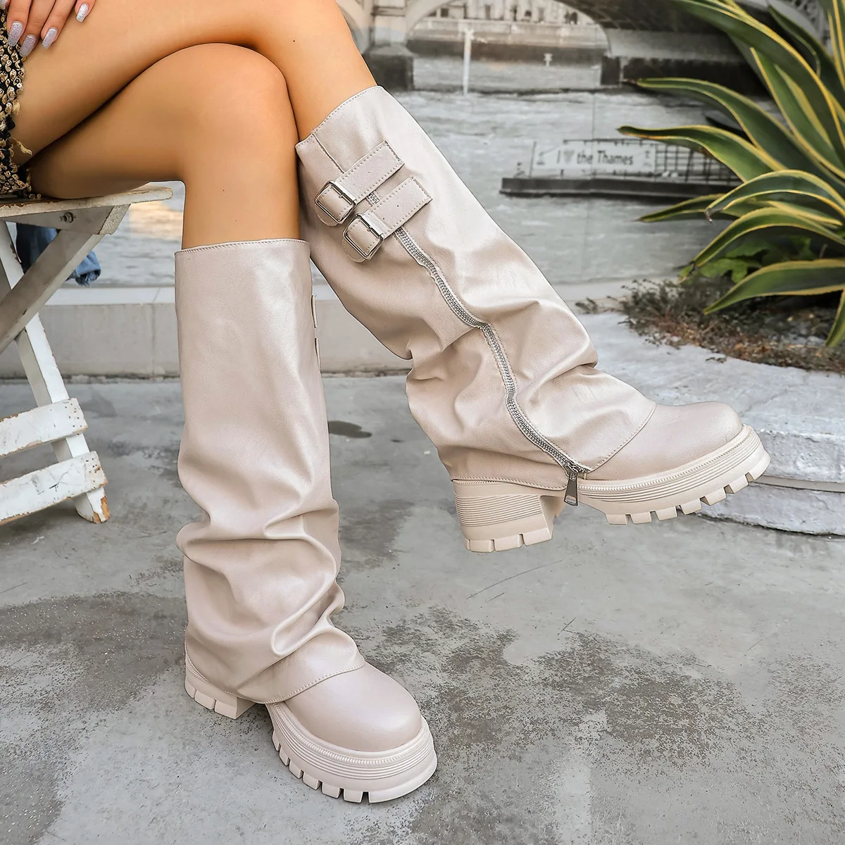 

Thick-soled pleated belt-buckle trouser boots 2025 winter new style round-toed plus-size British-style high-top knight boots