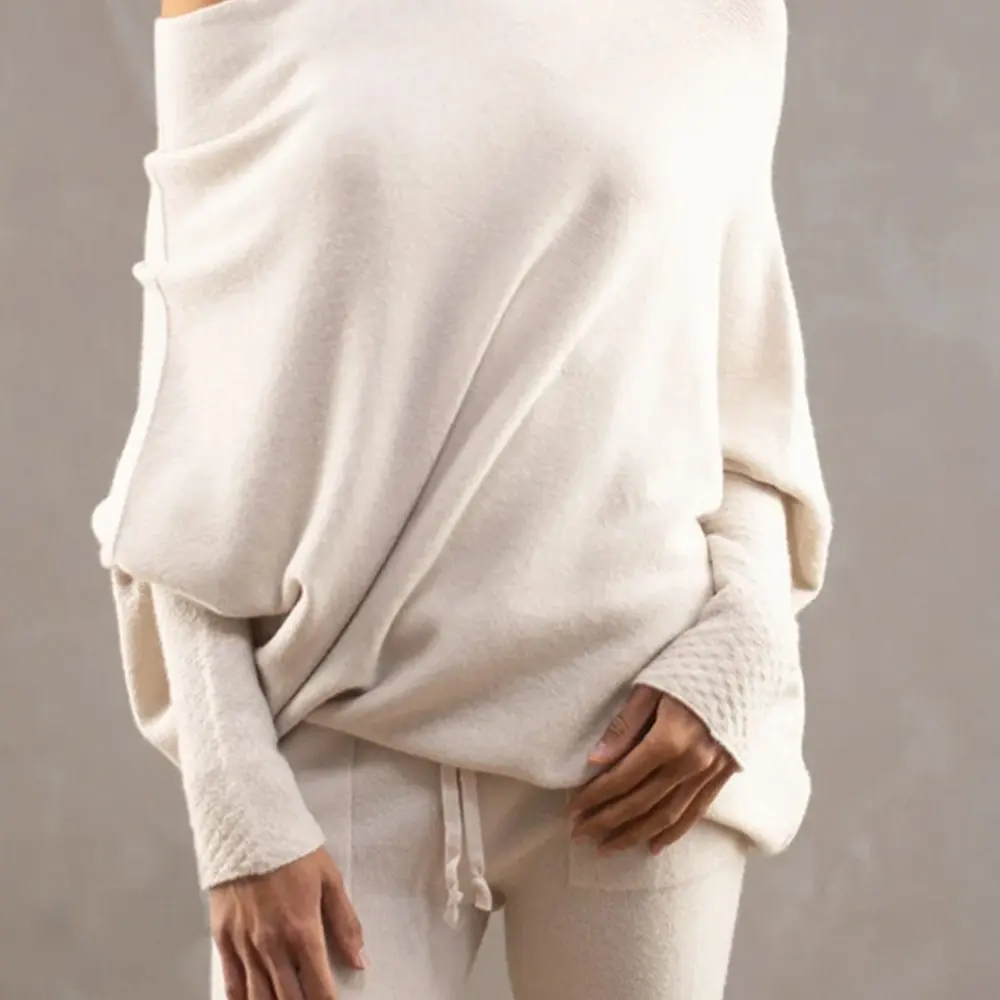 

Business Commute Style Long Sleeve Round Neck Sweater Fitted Design Straight Tube Sleeves No Decoration Required