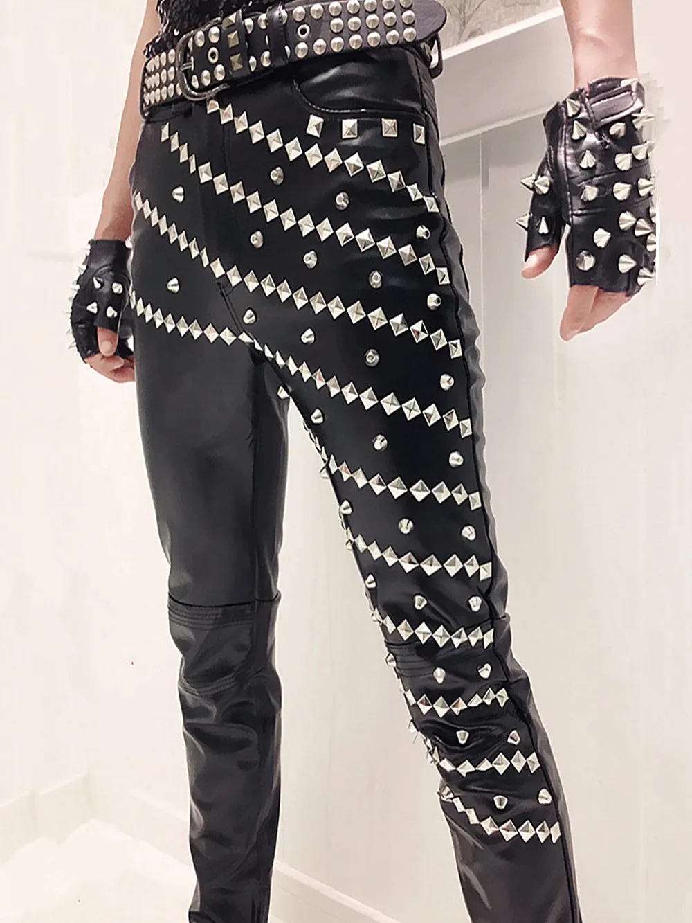남성 블랙 메탈 리벳 가죽 바지 록 밴드 가수 댄서 무대 공연 의상 바 펑크 슬림 바지