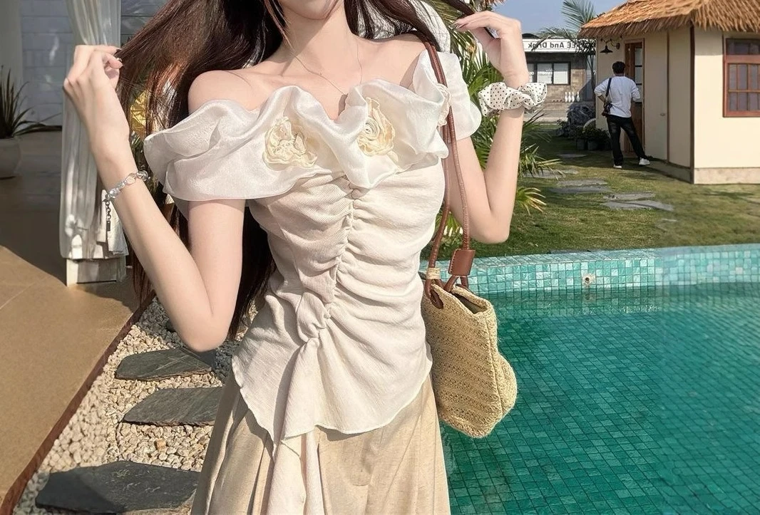 Atmosphere Flower Shoulder T-Shirt Women's Summer Design Irregular Slim Ribbon Top