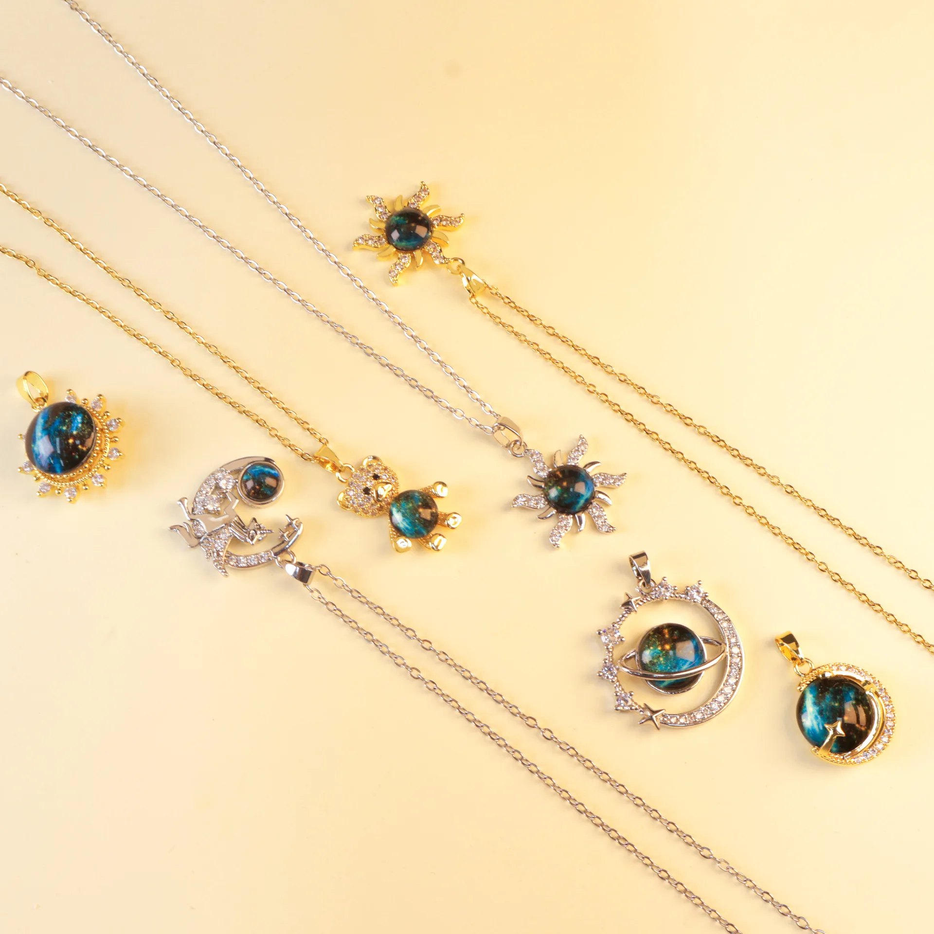 

New Dreamy Planet Pendant Necklace For Women Niche Luxury Fashion High-End Titanium Steel Zircon Necklace