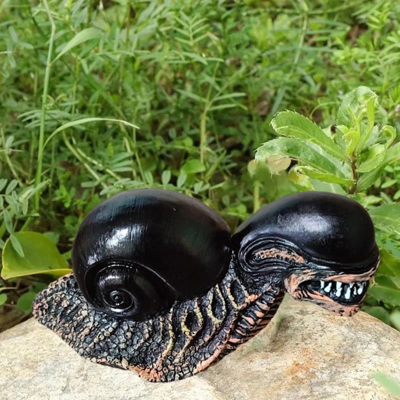 

Scary Alien Snail Garden Decorations Mutant Snail Desk Decoration Halloween Resin Crafts Outdoor Weird Decorations