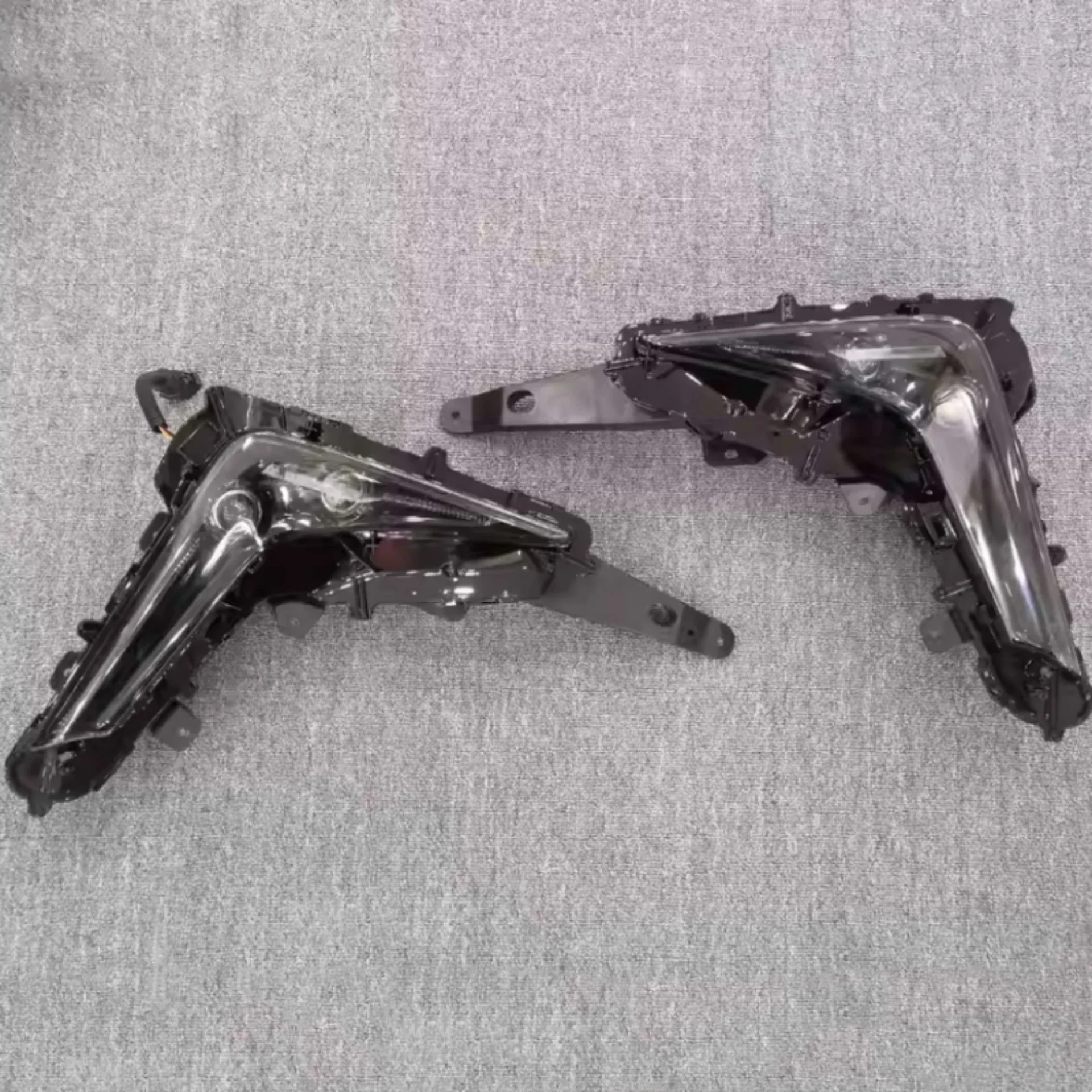 

Front Fog Lamp Assembly for Lexus LX570 2015-2020 Modified Double Lens Daytime Running Light Turn Signal Car Accessories