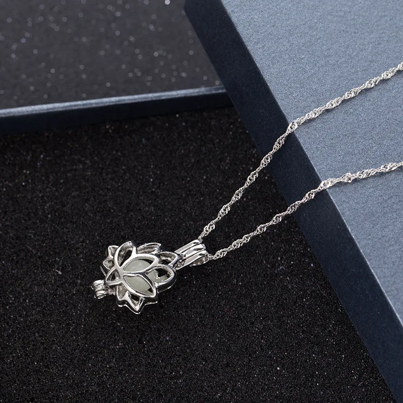 New popular lotus luminous pendant women's fashion simple night glow necklace trinkets