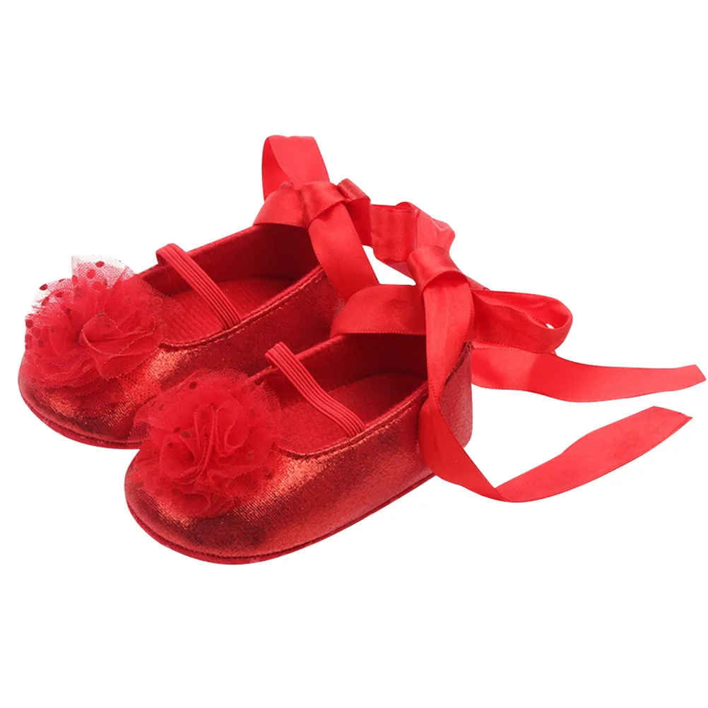 

Нескользящая детская обувь на мягкой подошве. Обувь для малышей на весну и осень для девочек. Красный размер 11 см. Прекрасная прочная детская обувь из искусственного материала.