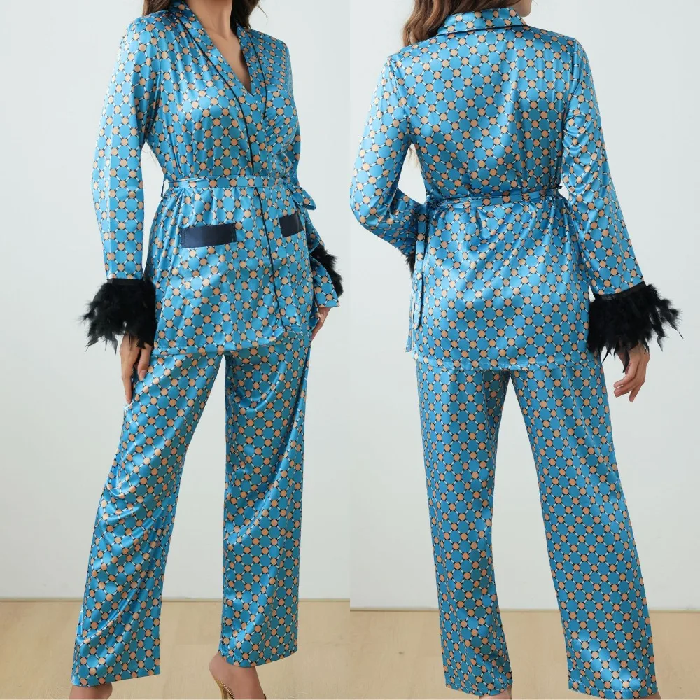 

Новинка 2023 года, весенне-осенний атласный комплект брюк с длинными рукавами из ледяного шелка, комплект из 2 предметов, кружевная женская одежда с v-образным вырезом и перьями