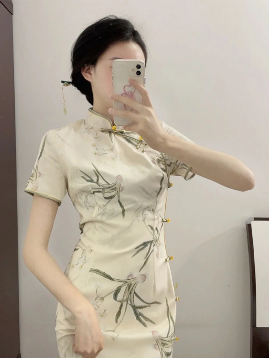 nouvelle-robe-moulante-aosphere-pour-jeunes-femmes-style-chinois-amincissante-Ete-2025-nouveau-modele