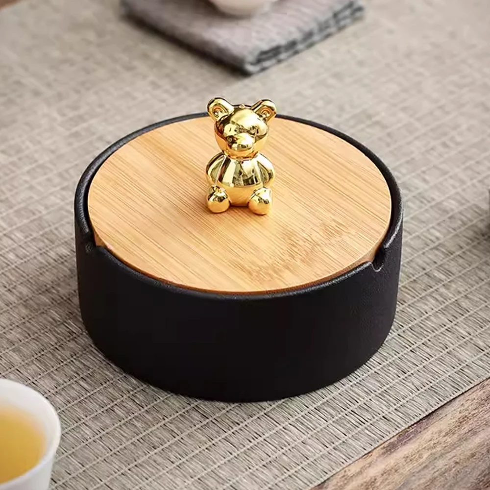 

Frosted Ceramic Ashtray Bamboo Cover Bear Round Ashtray Home Table Anti-fly Ash Storage Box Living Room Desktop Decoration