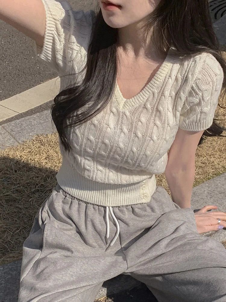 

Korean Sle V-Ne ort Sve Sweater Women's Casual Knitted Top Slimming Summer 2025 Commute Faion Regular Length