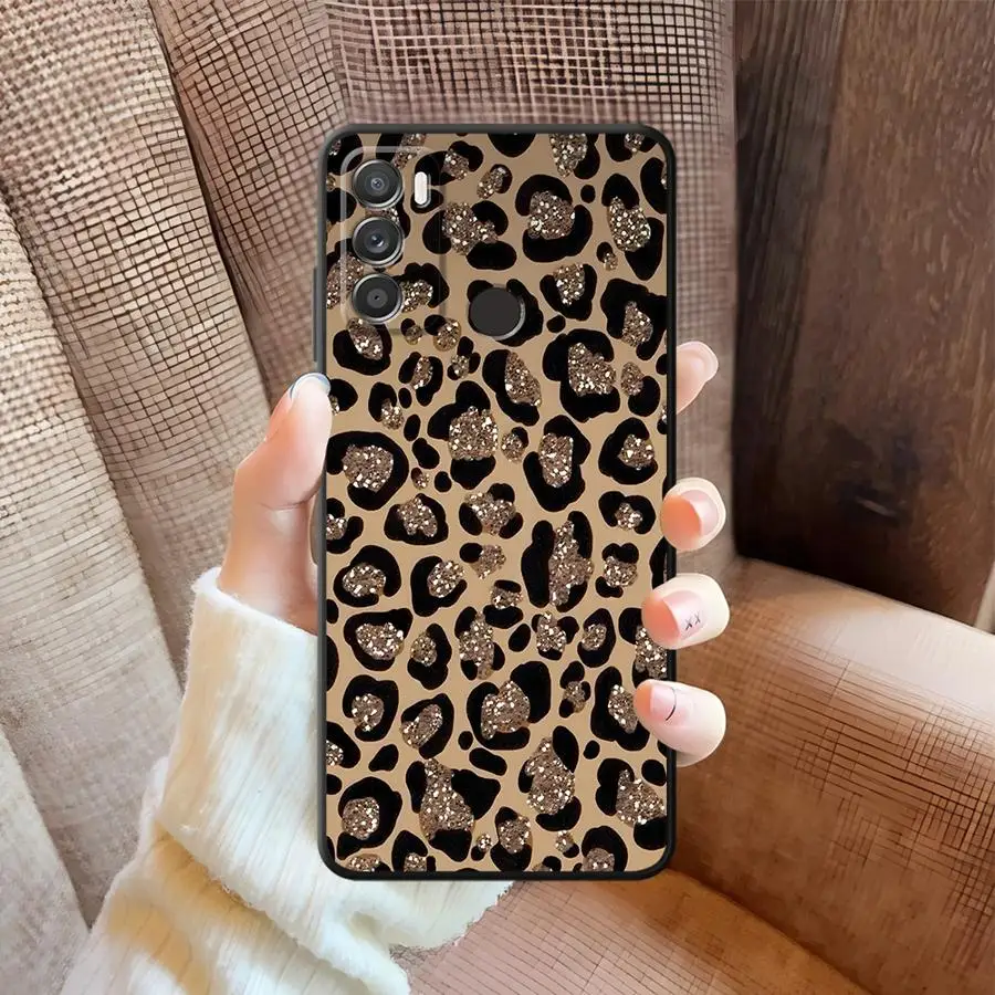 Simple Leopard Print Case for Motorola Moto G71 G53 G30 Edge 20 Pro 30 Lite G51 G73 G22 Edge40 G52 G32 G50 G60s Phone Cover view 5