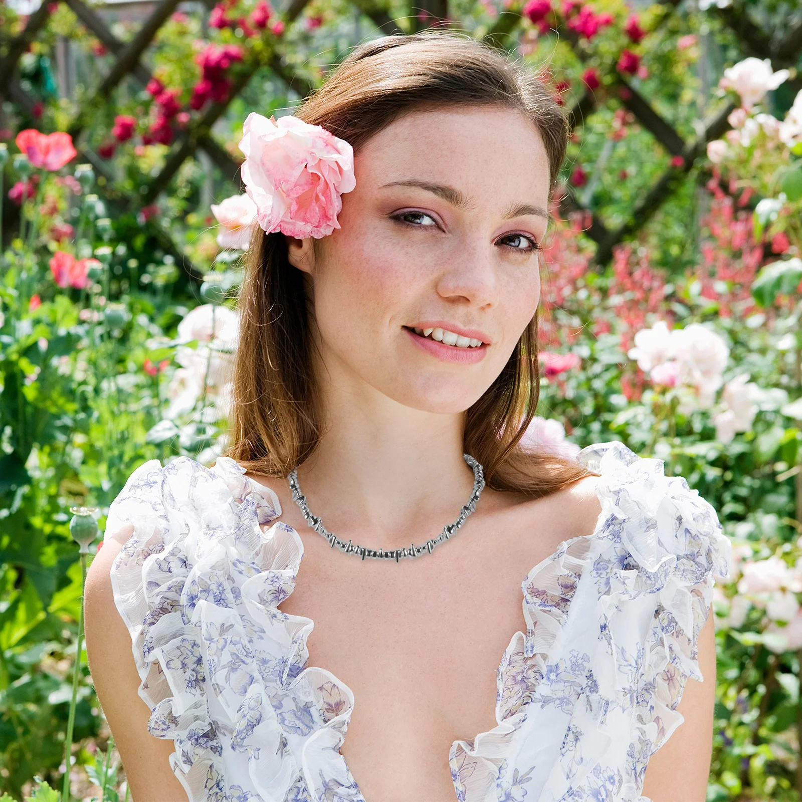 

Creative Metal Necklace Exaggerated Clavicle Chain for Women Girls Aesthetic Jewelry Women Necklace Festive Neck Chain