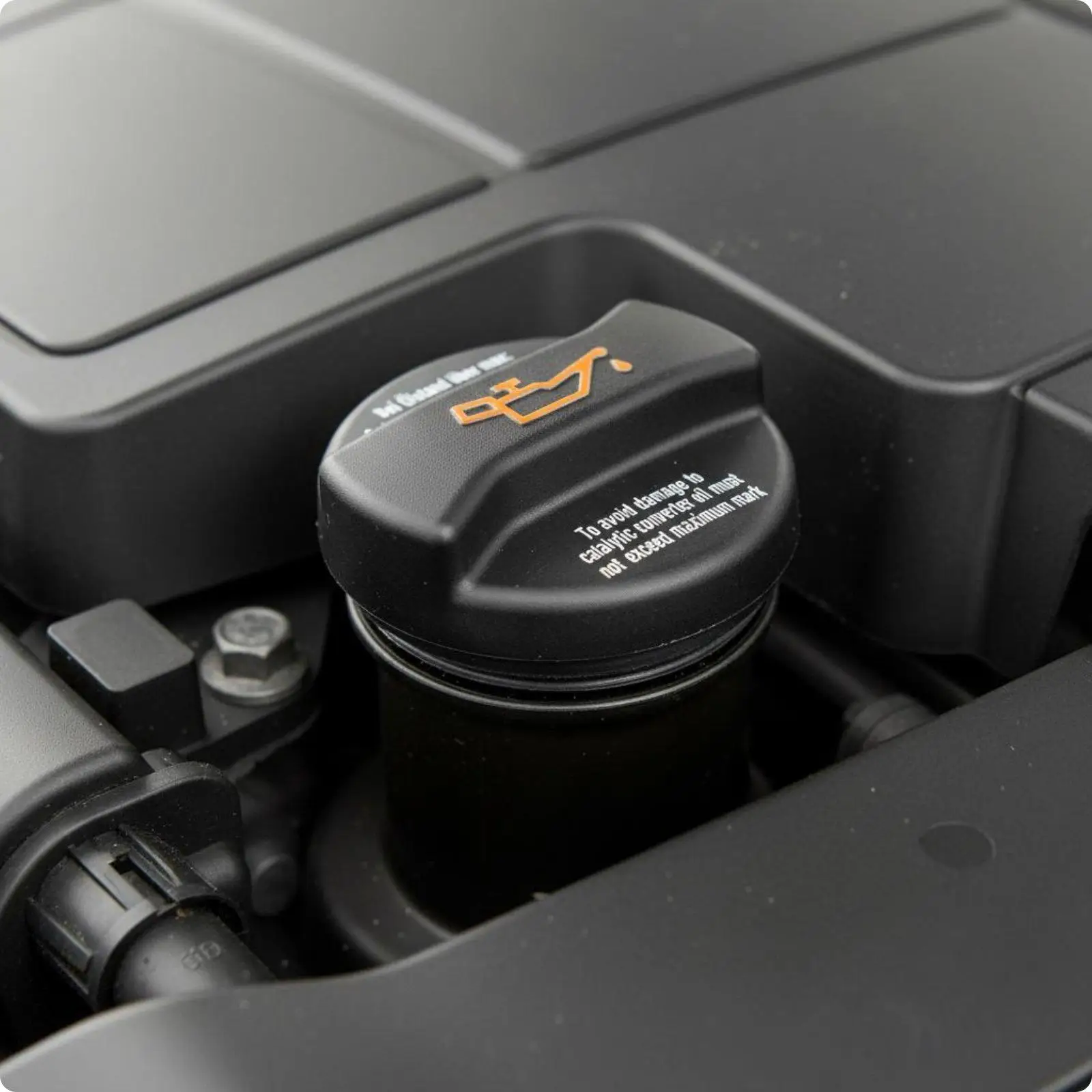 Engine Oil Cap Secure Lock Replacement Filler Cover for German Compatible Vehicle Oil Fill Opening Maintenance