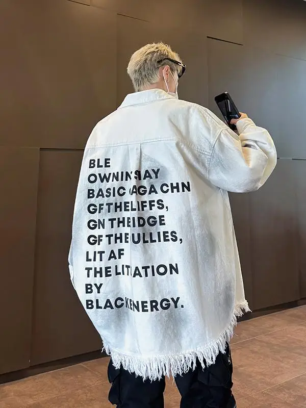 

Мужская джинсовая куртка в стиле ретро-американский осенний, свободного кроя, с принтом в виде букв и рваным подолом, модель для пар