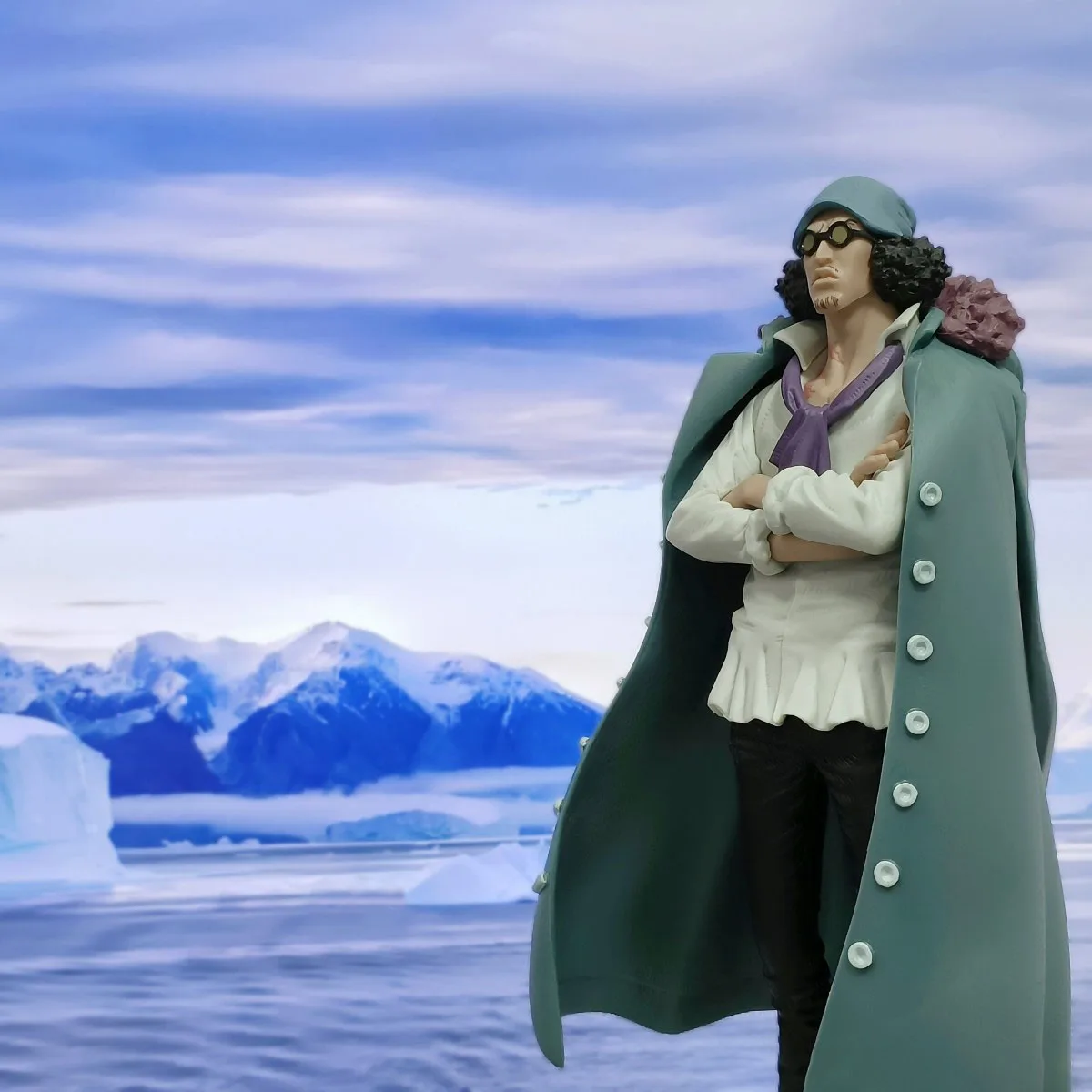 

Original in Stock Bandai Spirits One Piece - Aokiji - King of Artist Anime Figure Action Figure Model Decoration Collection