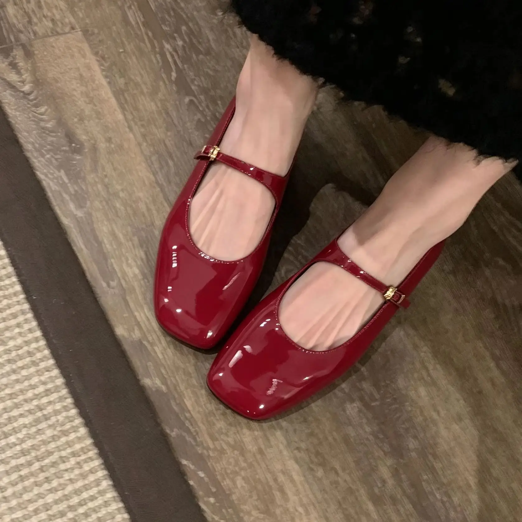 Women Patent Leather Mary Jane Flats Square Toe Single Strap Buckle Shoes Retro Elegant Ladies Flat Shoes for Daily Office Wear