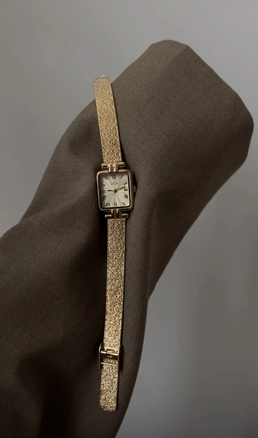 Original ladies watch Luxury exquisite fashion small gold watch square small dial high-end temperament versatile ladies watch