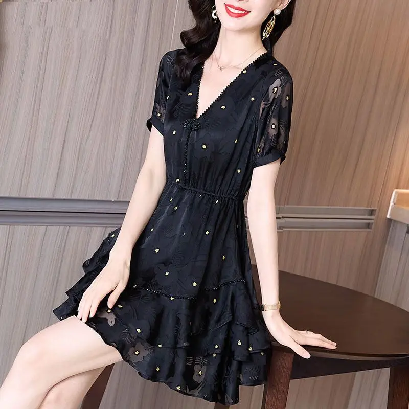 

Elegant V-Neck Shirring Spliced Ruffles Diamonds Party Dress Women's Clothing 2024 Summer New Loose Office Lady Floral Dress