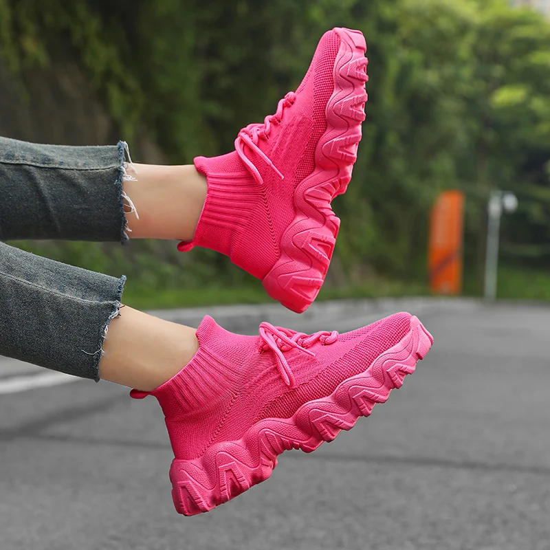 

New large size men's casual comfortable sneakers Fashion mesh breathable sneakers couple high quality casual shoes