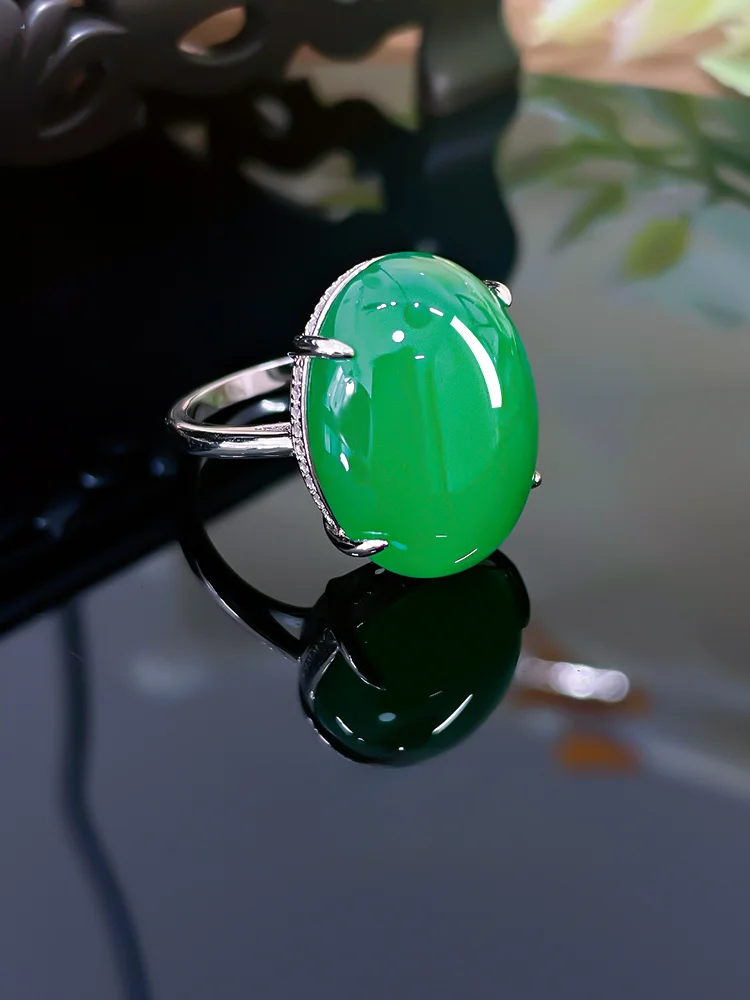 

New Chinese 925 sterling silver green chalcedony egg shaped ring with high carbon diamond inlay, niche and versatile temperament