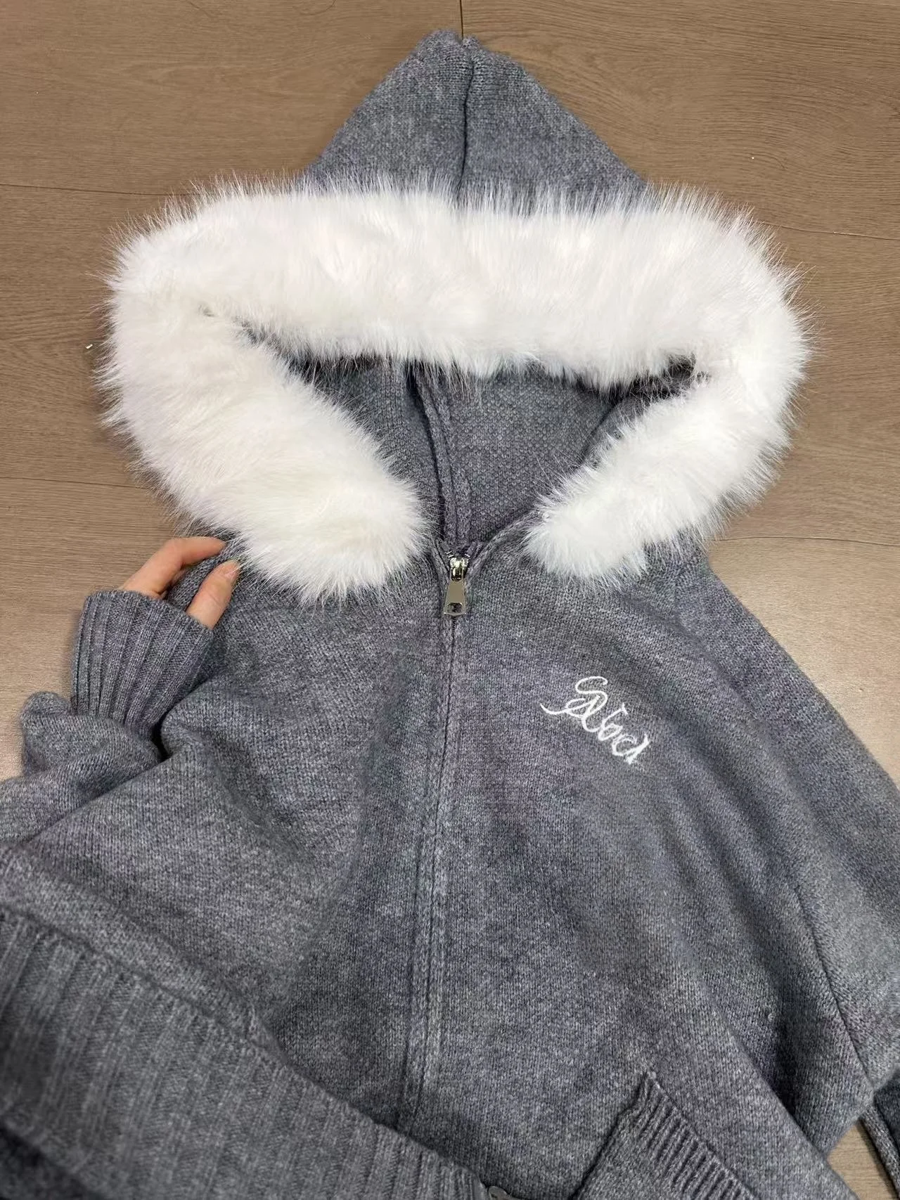 

Вязаный кардиган Lu с капюшоном для женщин, осенне-зимний, теплый, мягкий, свободного кроя, в стиле ретро, с вышивкой