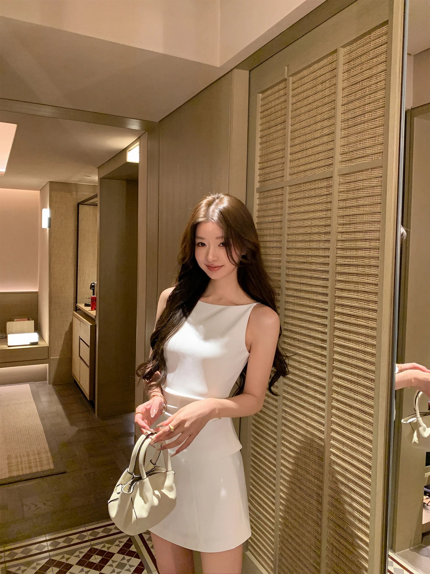 

Elegant White One-Shoulder Sleeveless Bridesmaid Dress High Waist A-Line Skirt Women Summer New Style Fashion Set Polyes...