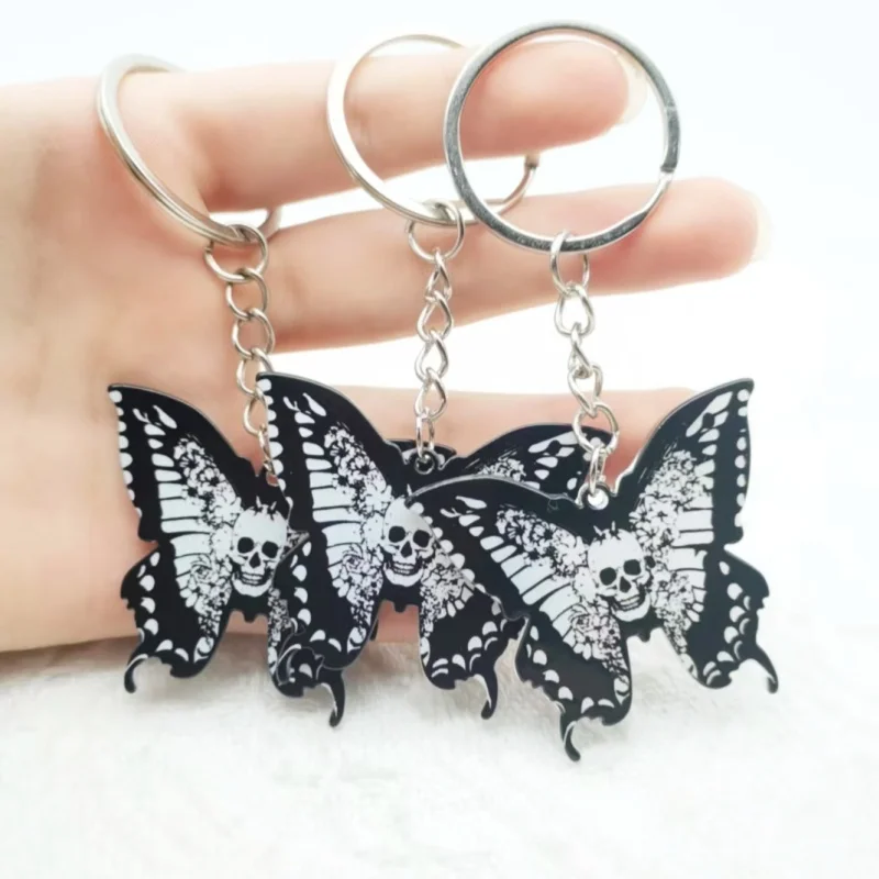 5 Stück Acryl-Schlüsselanhänger mit Totenkopf-Schmetterling, geeignet für Taschen, Autoschlüssel-Hängezubehör, die beste Wahl für Geschenke