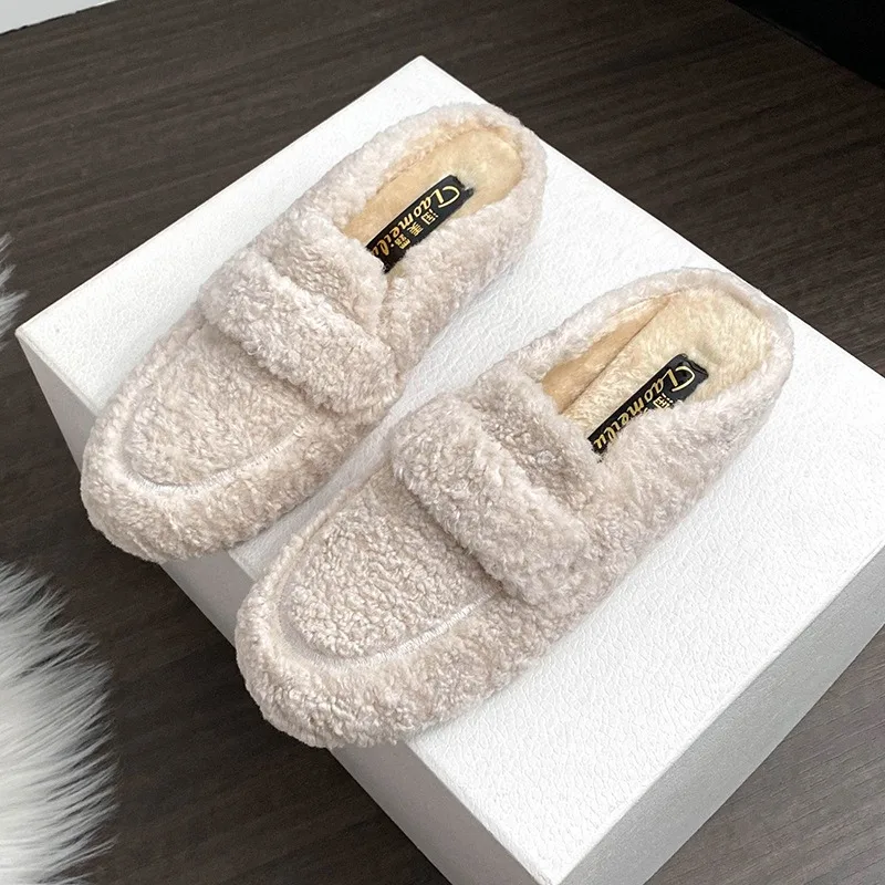 

Curly Lambswool Shoes Ladies White Fur Slippers Femmes Slip on Mules Winter Warm Closed Toe Slides Women Sheep Woolen Flats