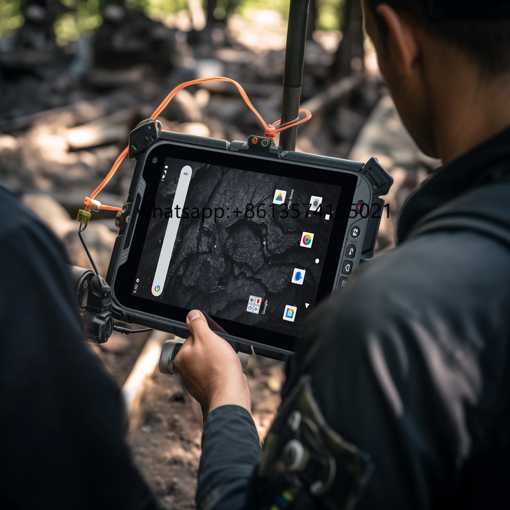 

RuniOne RDC80 Waterproof IP67 Grade 6GB LPDDR 3 Rugged Tablet Mapping and Surveying Use