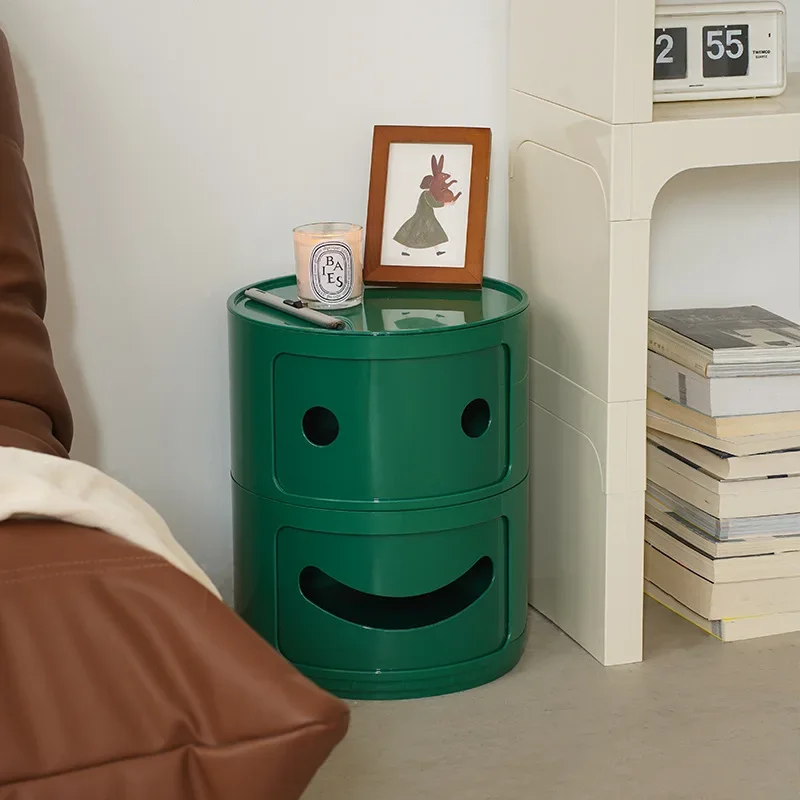 طاولة بجانب السرير مبتكرة مستديرة مبتسمة للأطفال، غرفة نوم بسيطة على الإنترنت، خزانة جانبية للتخزين من البلاستيك