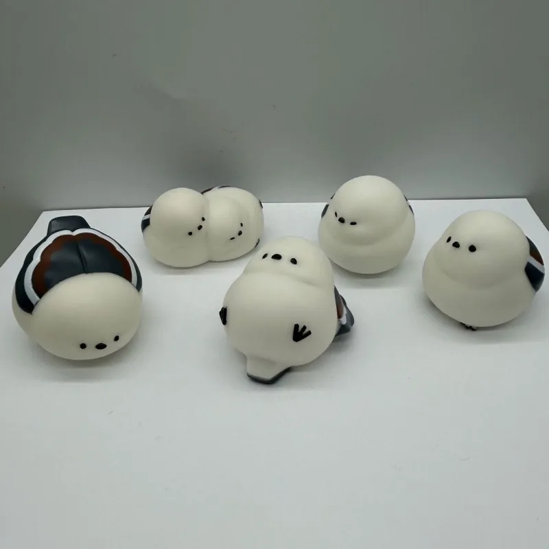 

Japan YELL Finch Bird Light Gachapon Capsule Toy Action Fiugre Handheld Luminous Night Light Blind Box Collection Ornaments Gift