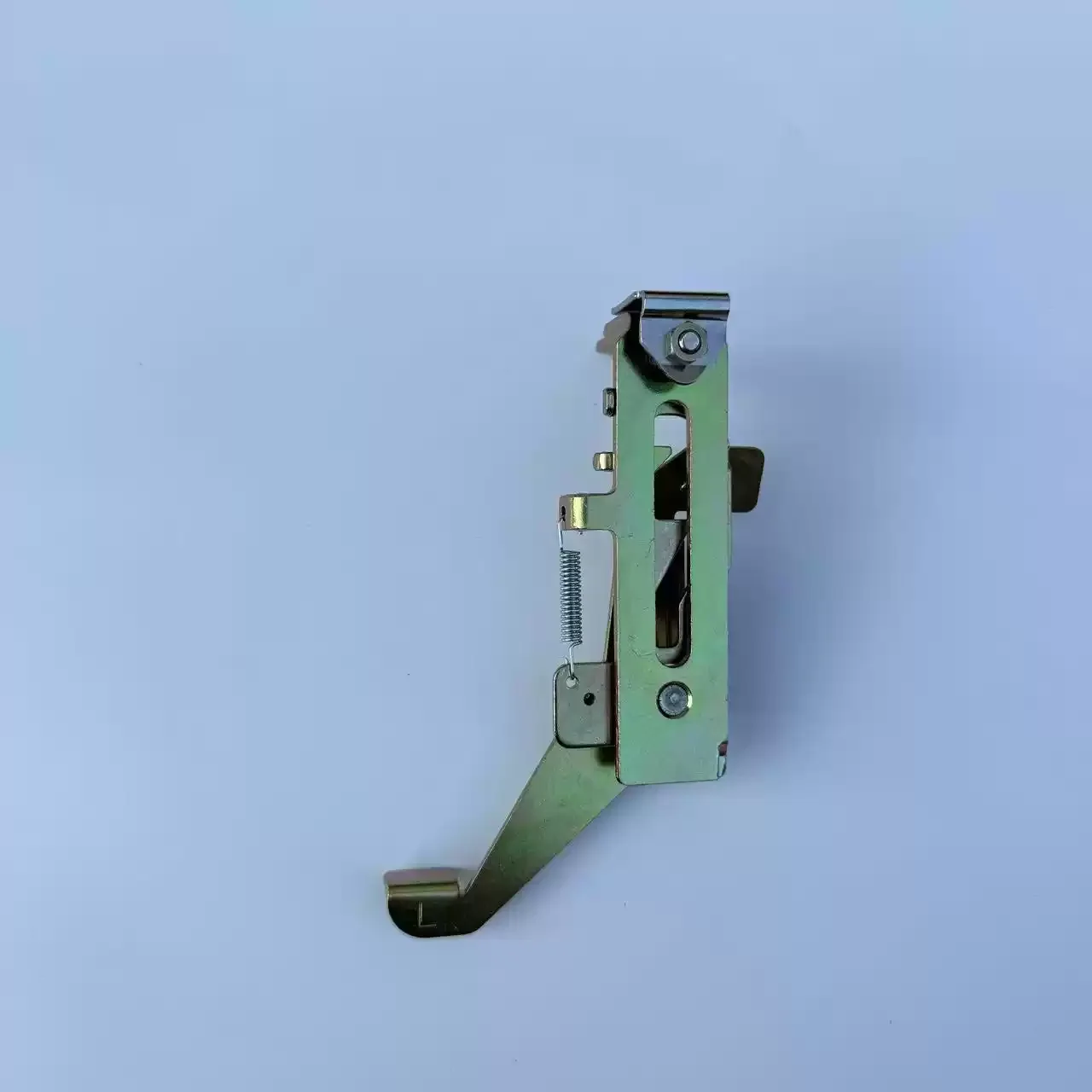 

Комплектующие для вязальной машины Brother KR838: левый и правый подъемные кронштейны (опорные узлы) для ребристого вязания