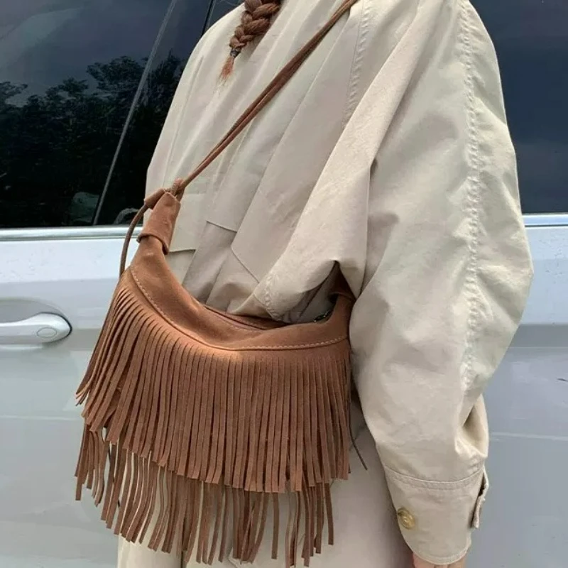 

New Bohemian Retro Crossbody Fringed Bag Autumn Winter Hippie PU Leather Tassel Shoulder Bag Fashionable Luxurious Women Handbag