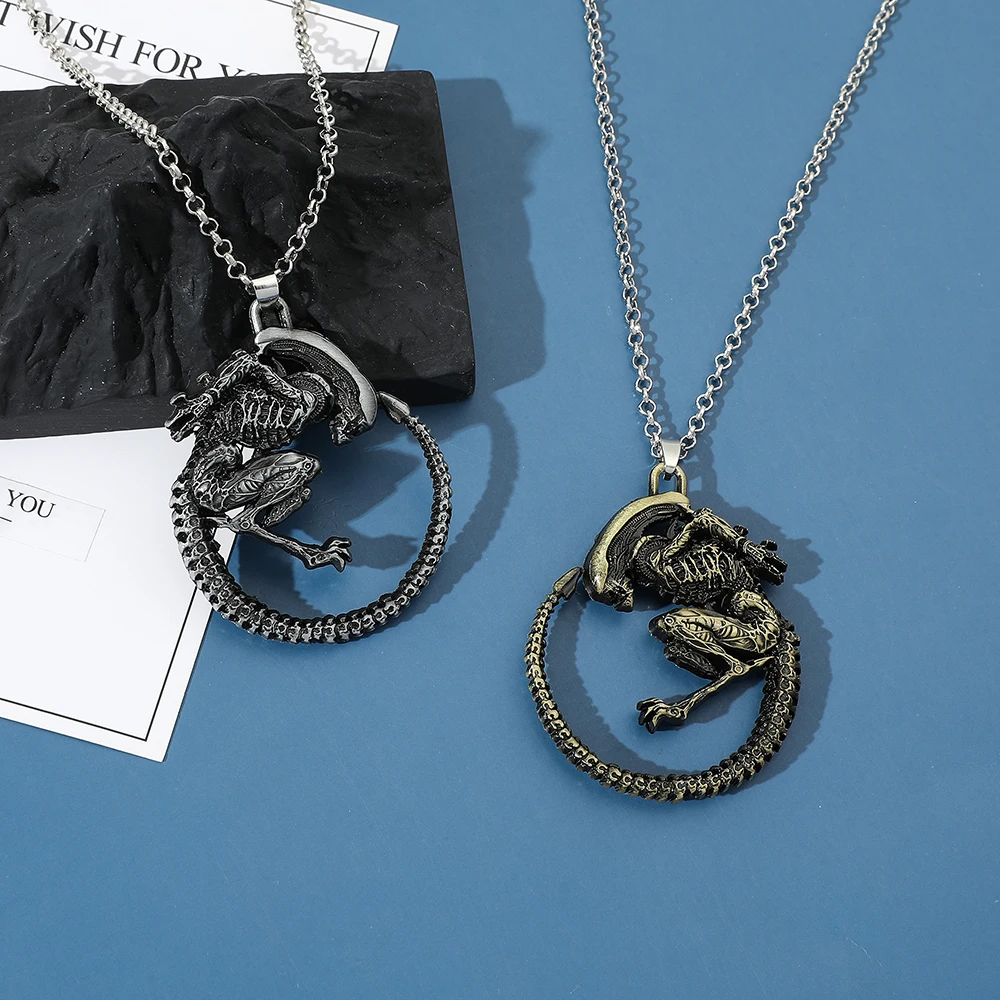 Gothic Alien Necklace - Vintag - огляд і ціна Vintage Items
