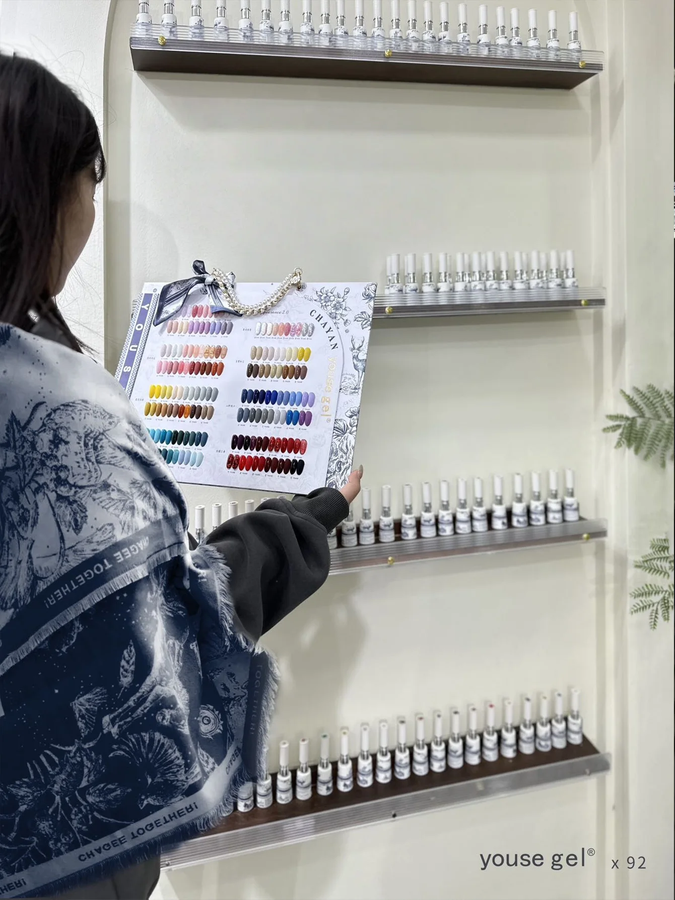 

Набор из 99 УФ-гель-лаков для ногтей включает 92 штуки гель-лака для ногтей, 1 подлокотник для ногтей, 3 файла для напильников для ногтей, 1 образца цвета ногтей.