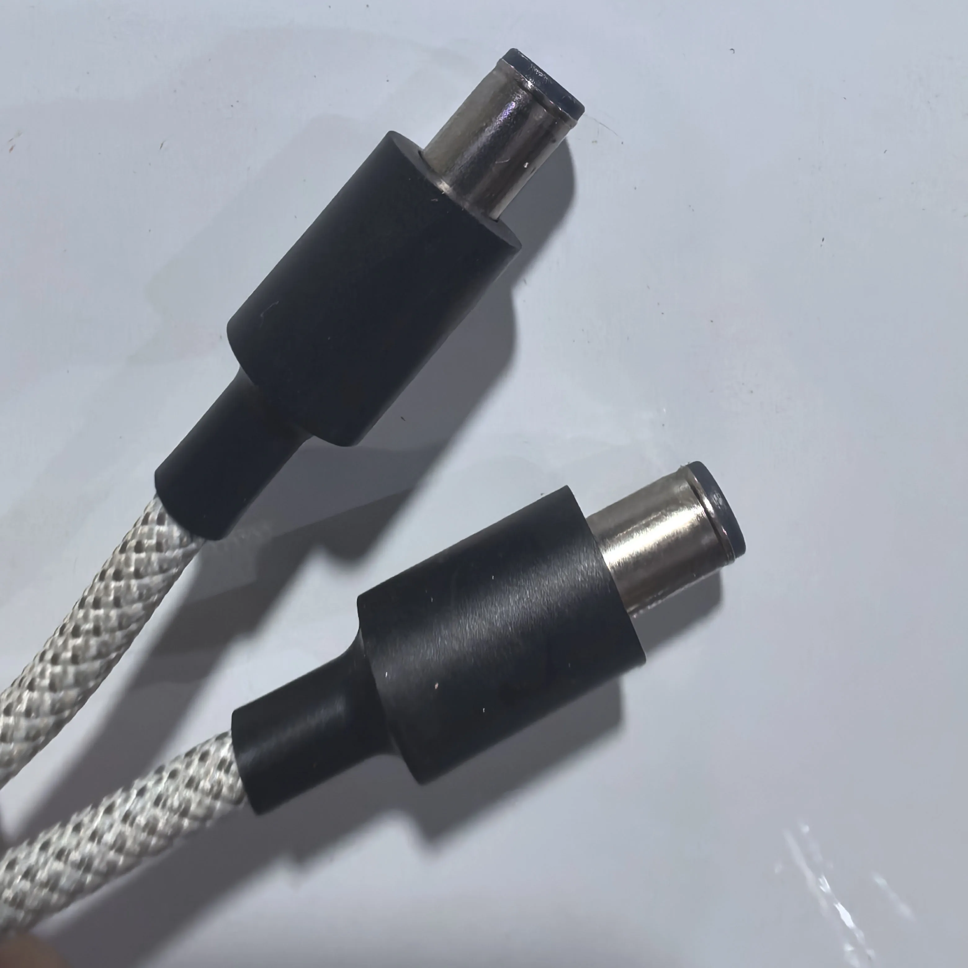 

5.5 Plug Mold Power Cord Adapter Polished Plastic Injection Mold ABS PVC For Household Use CNC Machine Steel Runner Cold Runner
