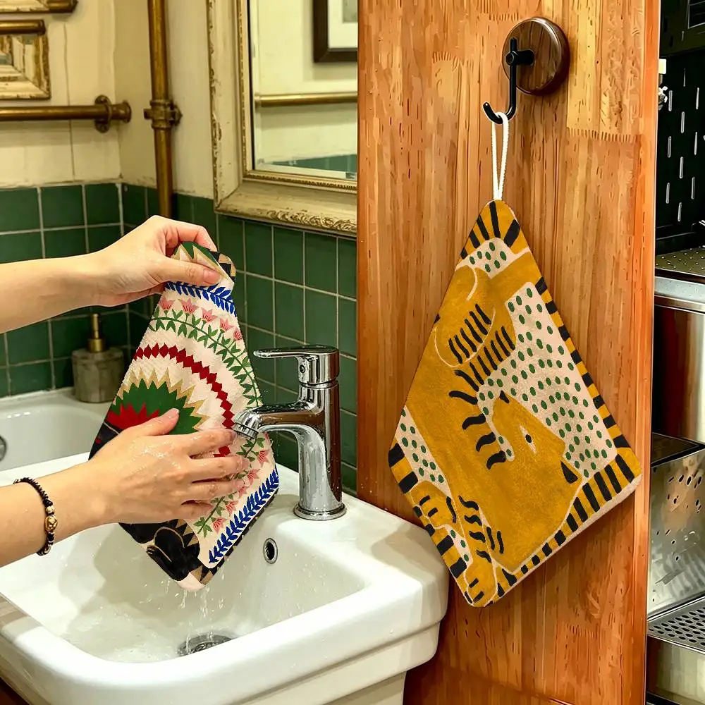 Abstract Colorful Tiger Leopard Polyester Cotton Hanging Kitchen Towel Soft Hand Wiping TowelReusable for Kitchen Bathroom Home