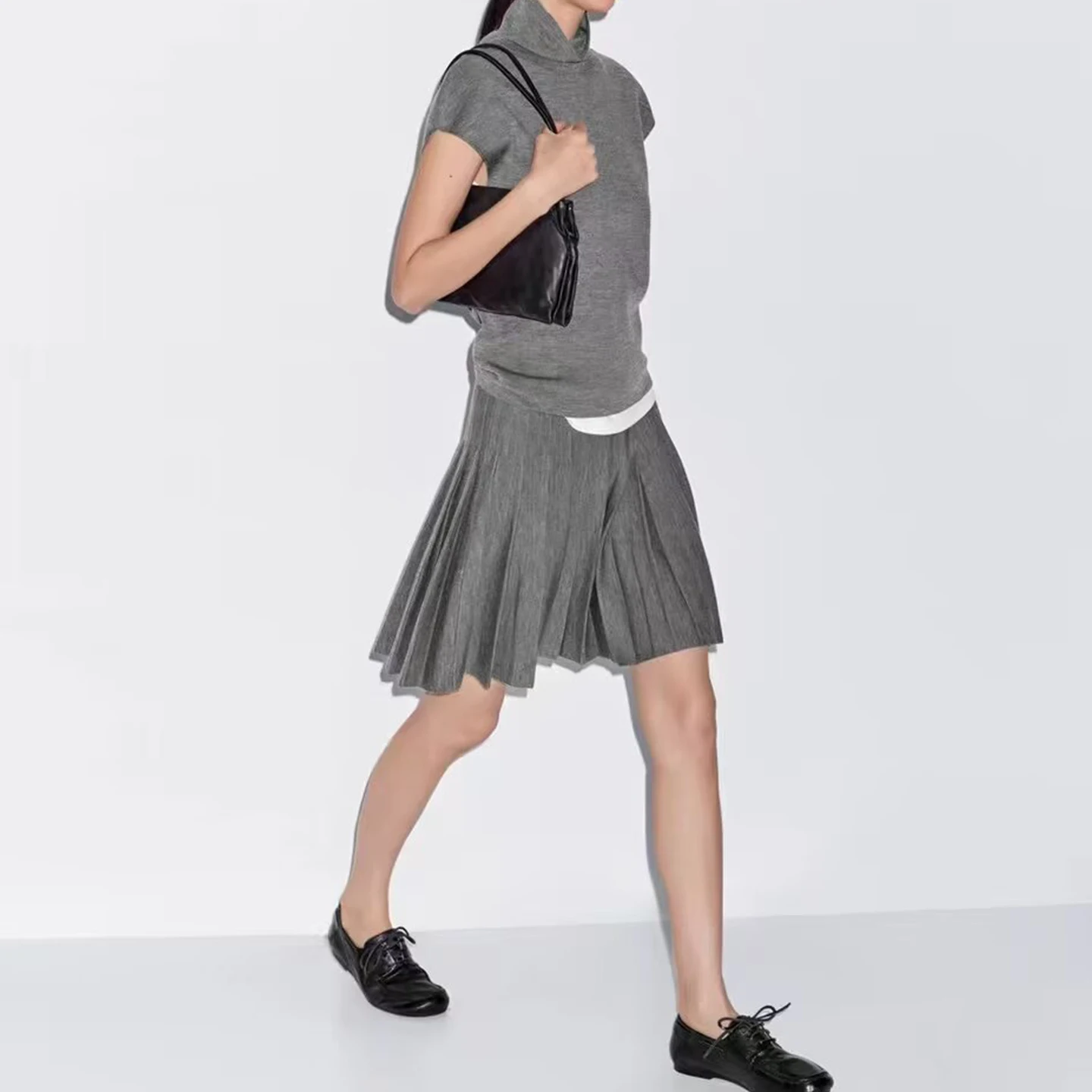 Jesień 2025 Nowy Zestaw Damski Modny Zestaw z Wysokim Stanem Spódnica z Krótkim Rękawem Dzianinowa Bez Rękawów 05656800829 Bez Rękawów Golf