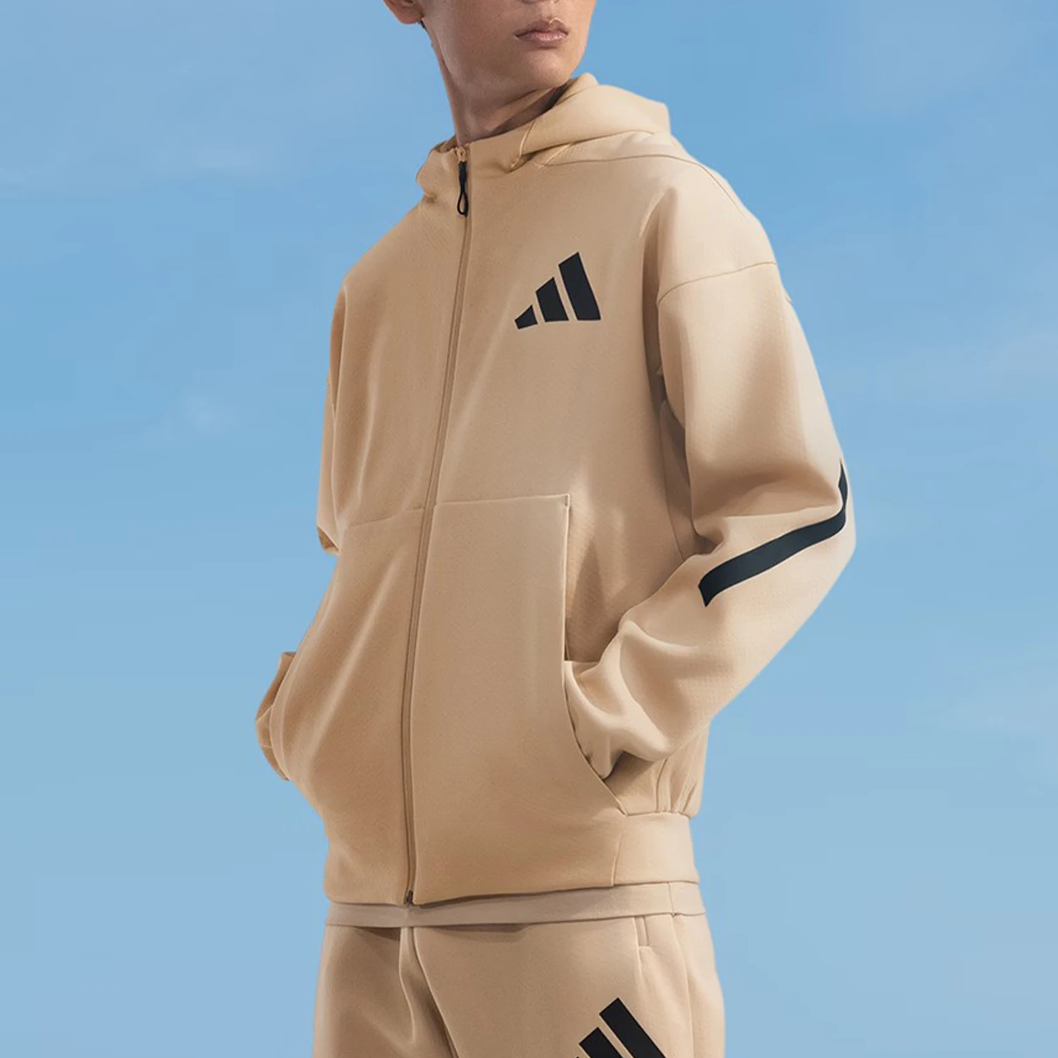 

Официальная мужская легкая теплая вязаная спортивная куртка Adidas Z.N.E JF2445