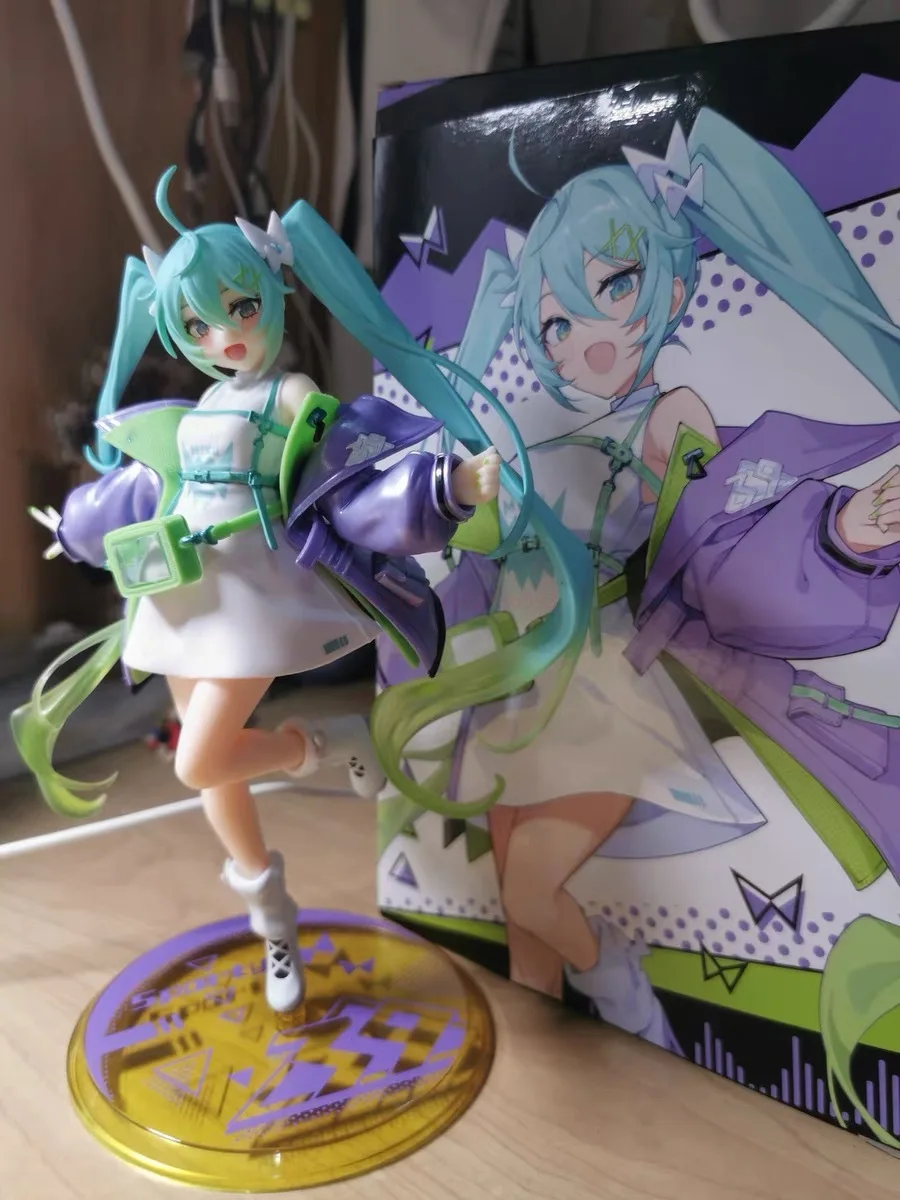 In Stock Original Taito Hatsune Miku Figure Sport Fashion Ver Anime Action Figurine Miku Collectable Statue Dolls Model Toys