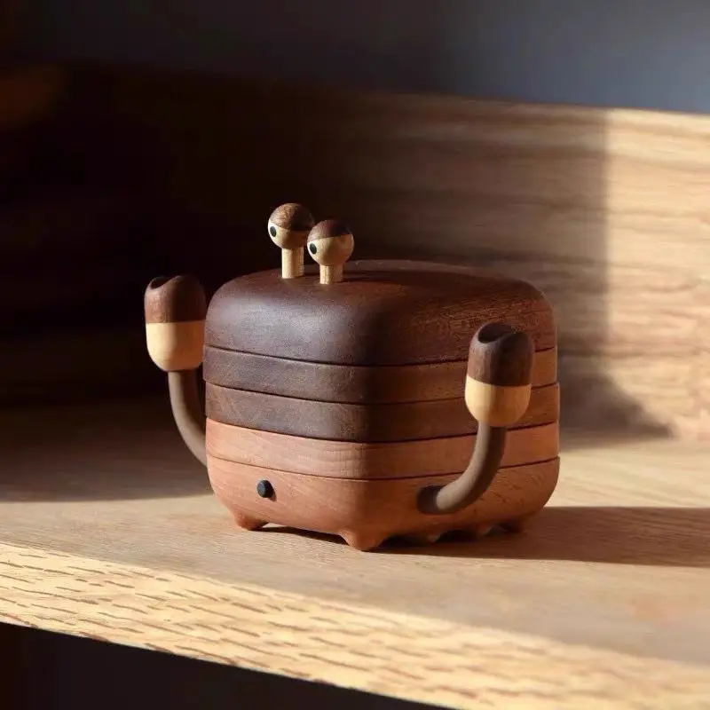 Small crab coaster cute solid wood coaster household wooden tea tray thermal insulation pad creative log desktop ornament gift