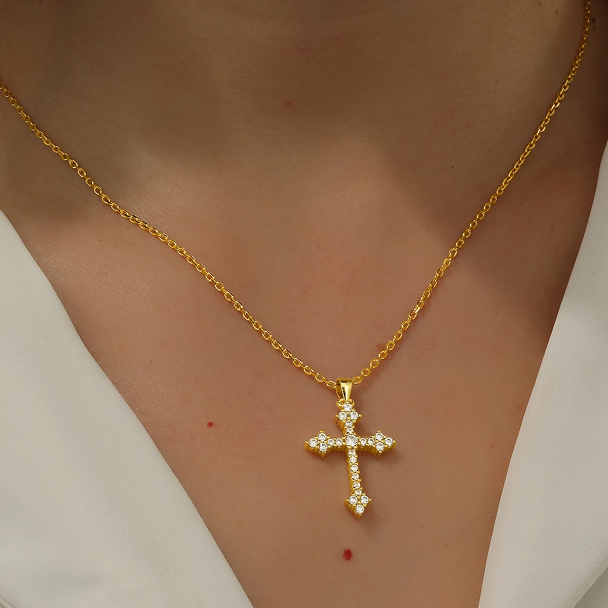 A boutique cross zircon chain pendant with 925 silver, sweet and romantic daily party gift for women