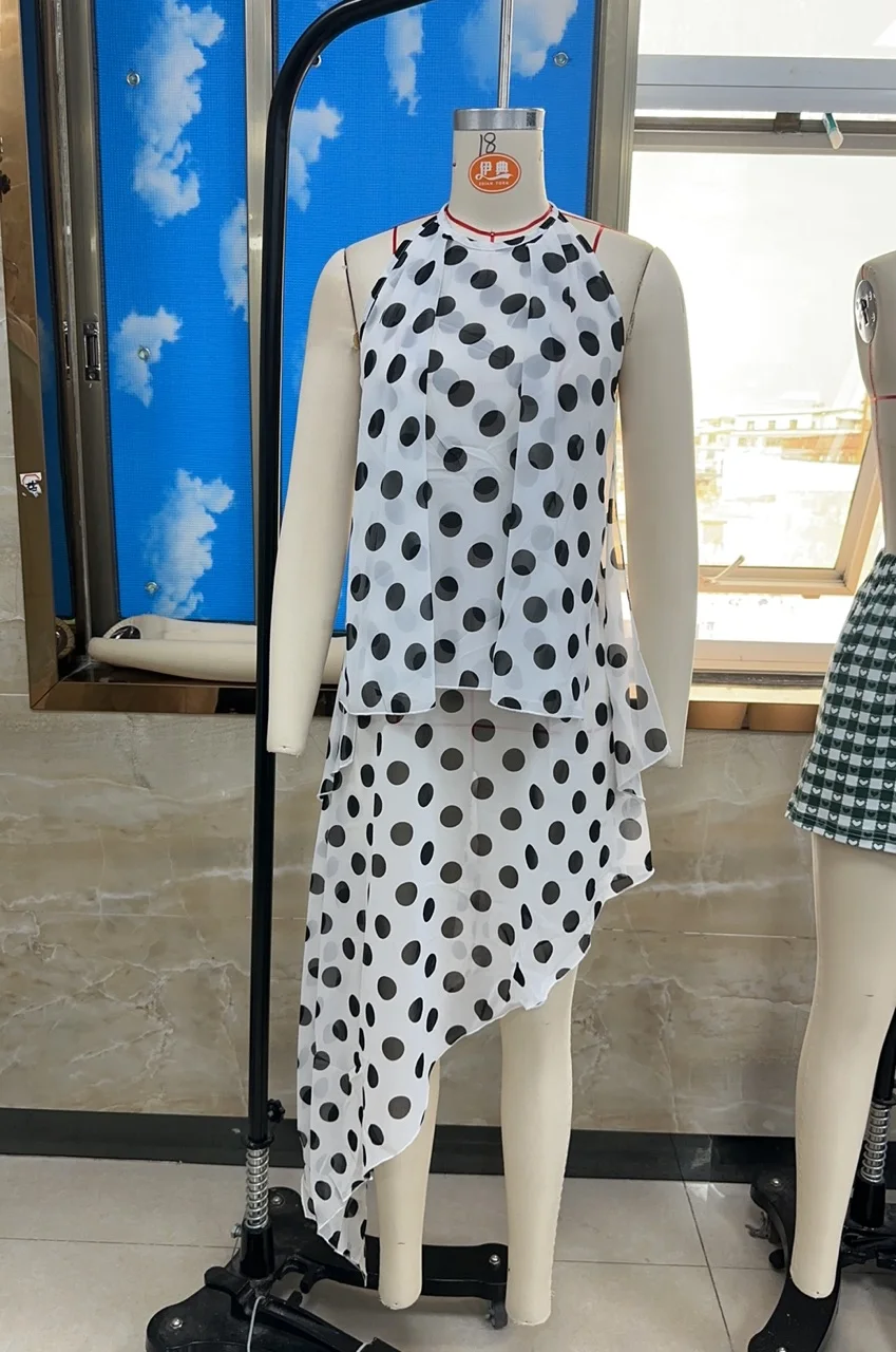 

Платье Feel Flirty and Fabulous in Our в горошек с неровным подолом — белое (S/M/L)