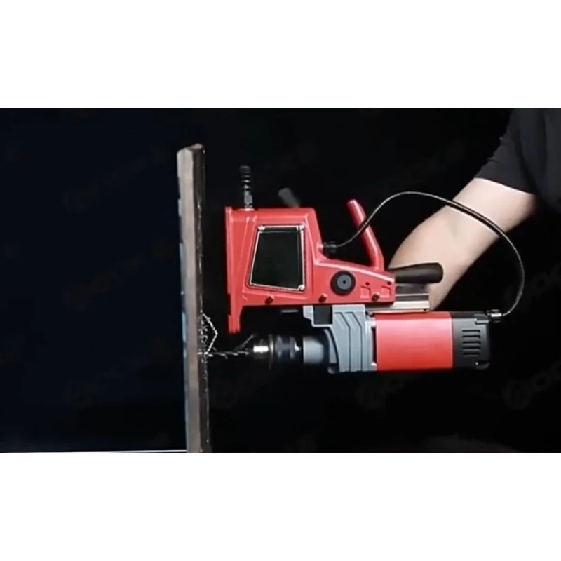 AX13/AX16 الحفر المغناطيسي الصحافة الكهربائية مقاعد البدلاء آلة الحفر متعددة الوظائف الحفر المغناطيسي لبناء السفن لوح فولاذي