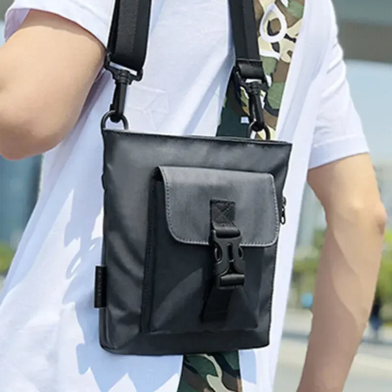 

Fashion Crossbody Bags for Men Chest Messenger Bags Anti-theft Zipper 7.9inch iPad Waterproof Short Trip Shoulder Bag