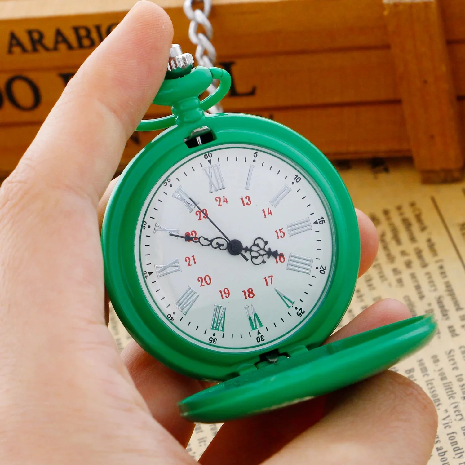 Exquisite Green Macaron Roman Digital Men's and Women's Quartz Pocket Watch Vintage Fashion Necklace Jewelry Student Gifts